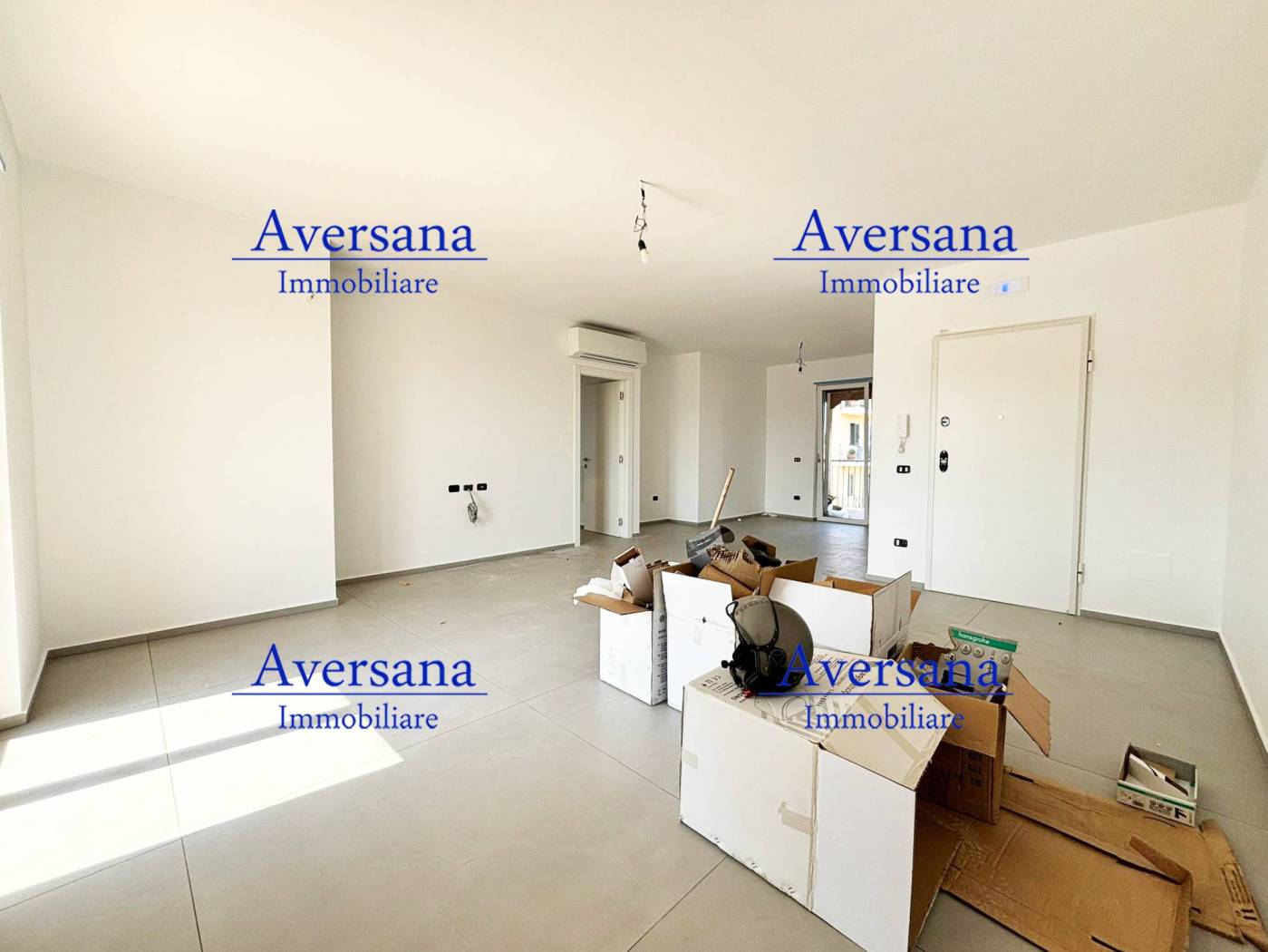 Salone con cucina a vista