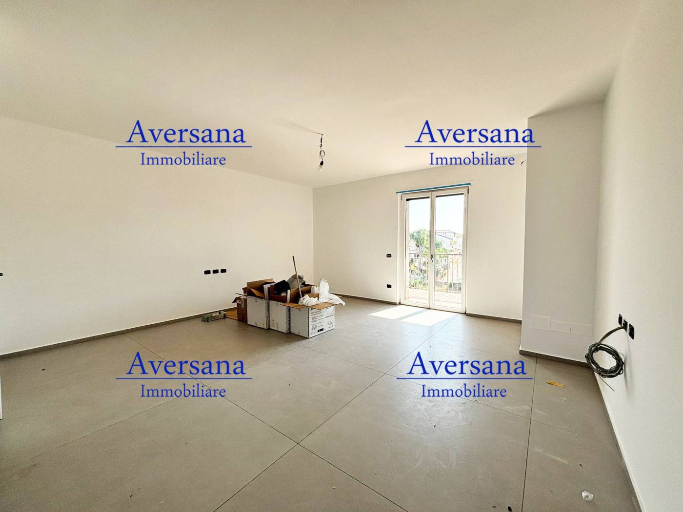 Salone con cucina a vista