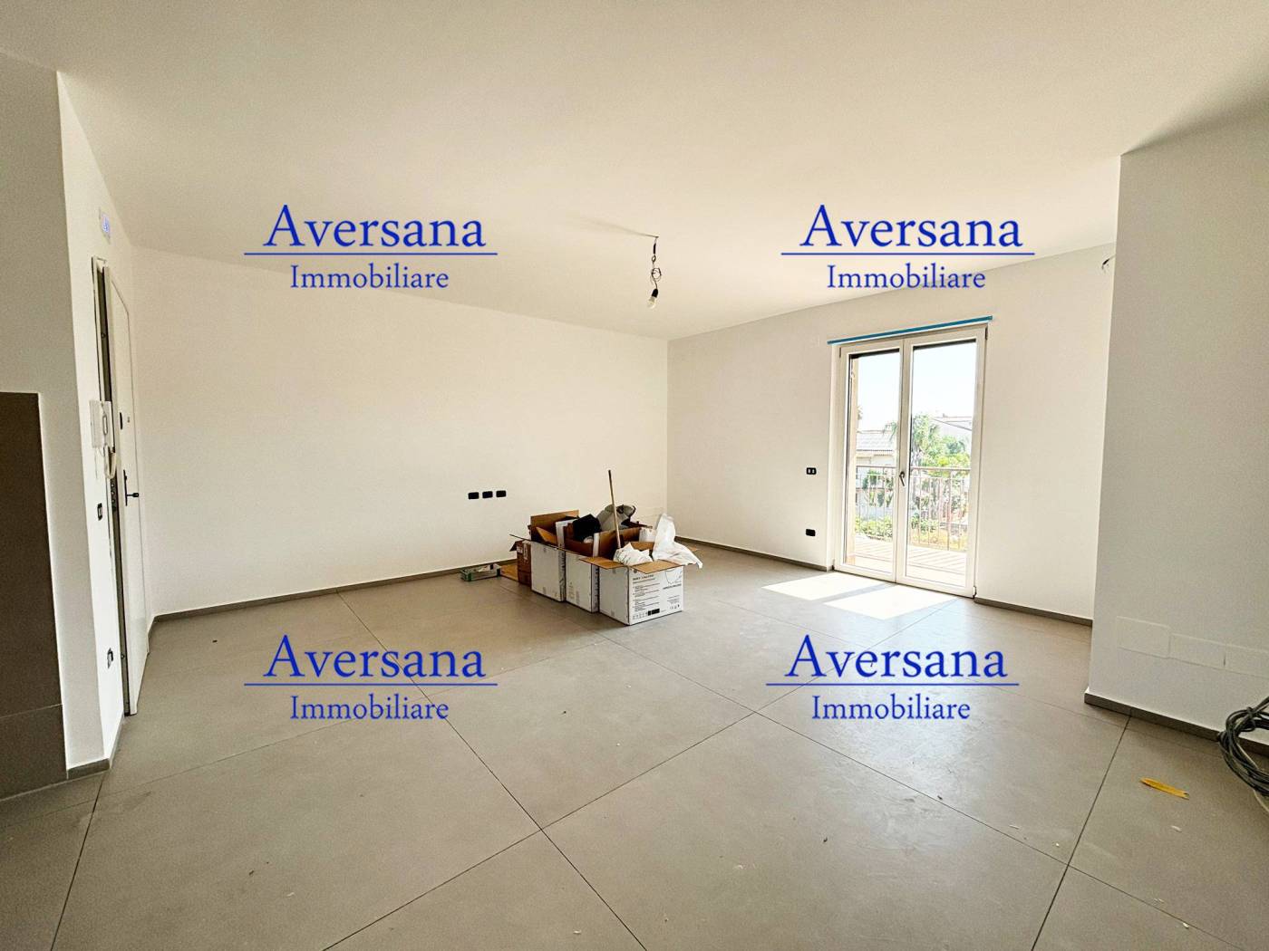 Salone con cucina a vista