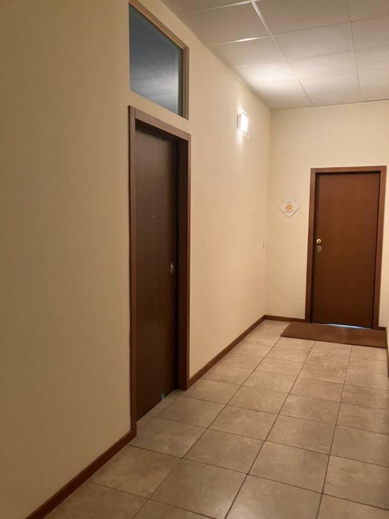 ingresso due unità immobiliari