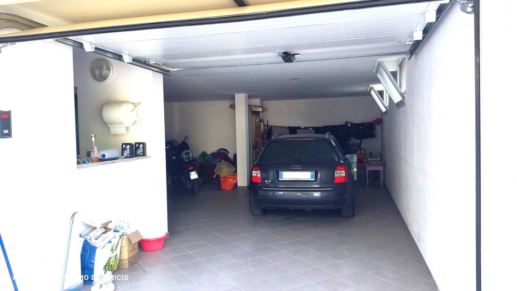 GARAGE