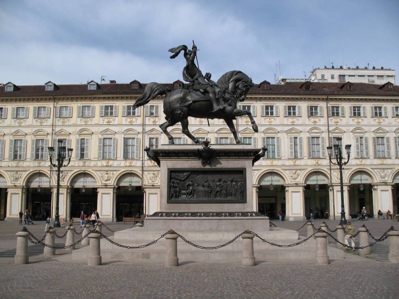 ADIACENZE PIAZZA SAN CARLO