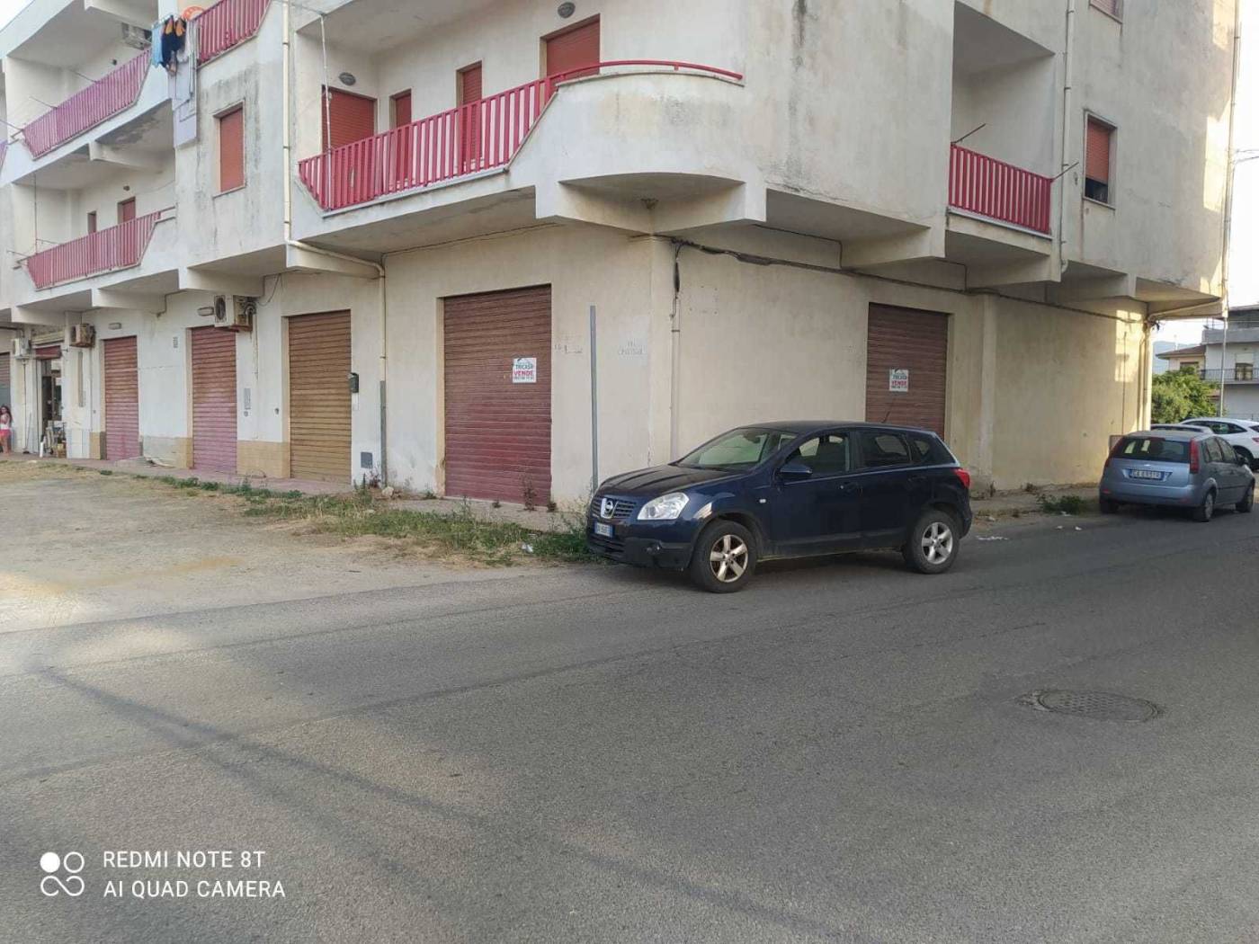 De Novellis Magazzino Commerciale 1.jpg