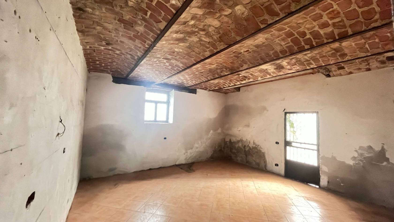 Stanza non arredata Stanza non arredata