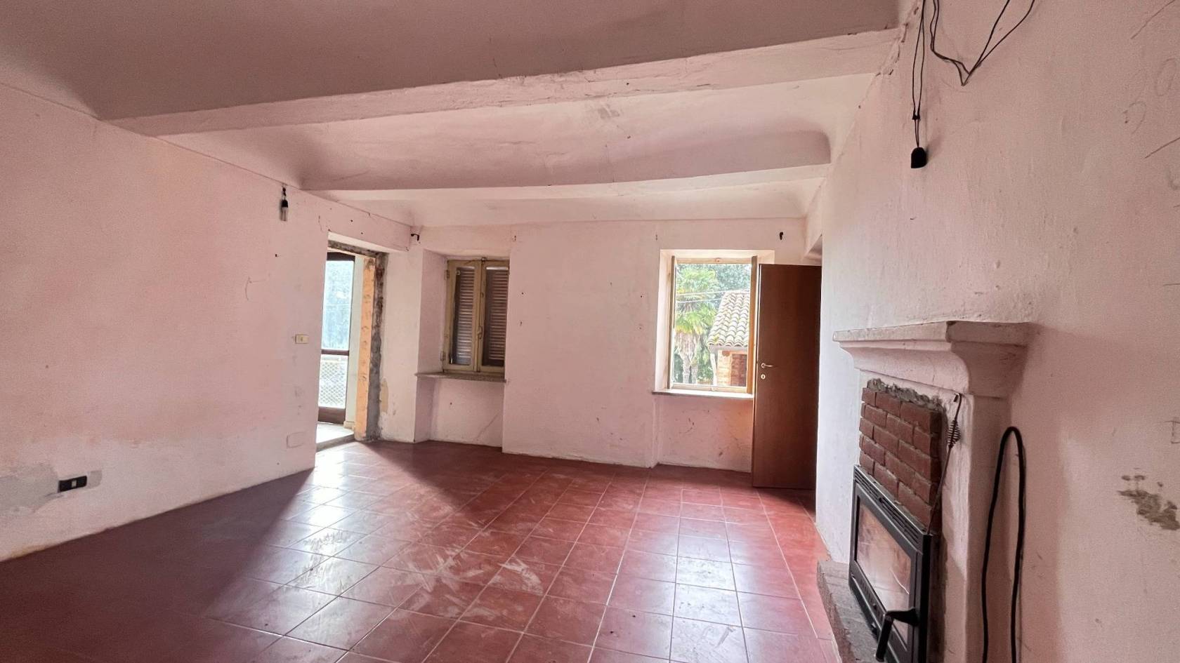 Stanza non arredata Stanza non arredata