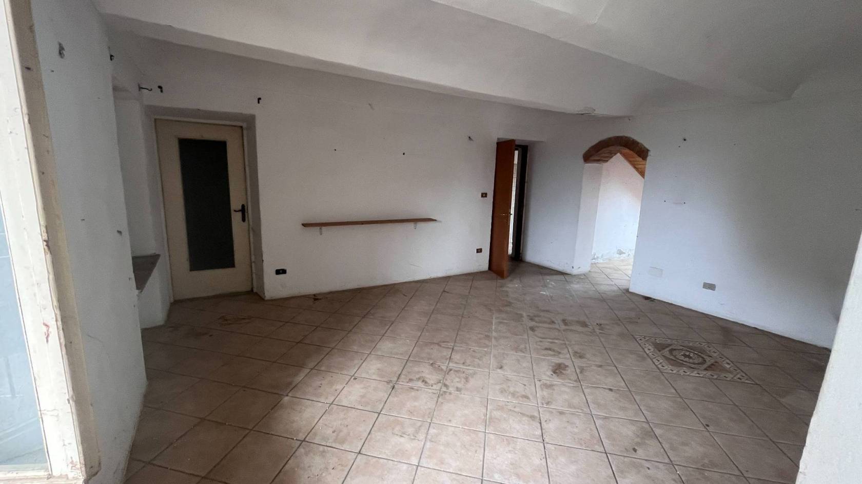 Stanza non arredata Stanza non arredata