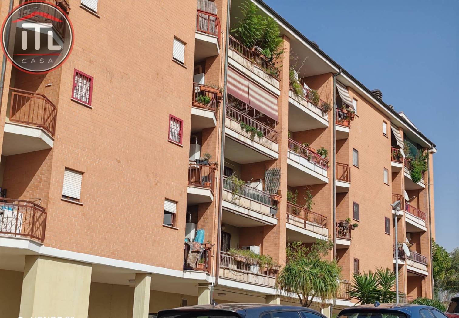 Aurelia-Casal Lumbroso e più precisamente Via Arnaldo Cantani: In palazzina in cortina con ascensore Proponiamo in Vendita appartamento con doppia 