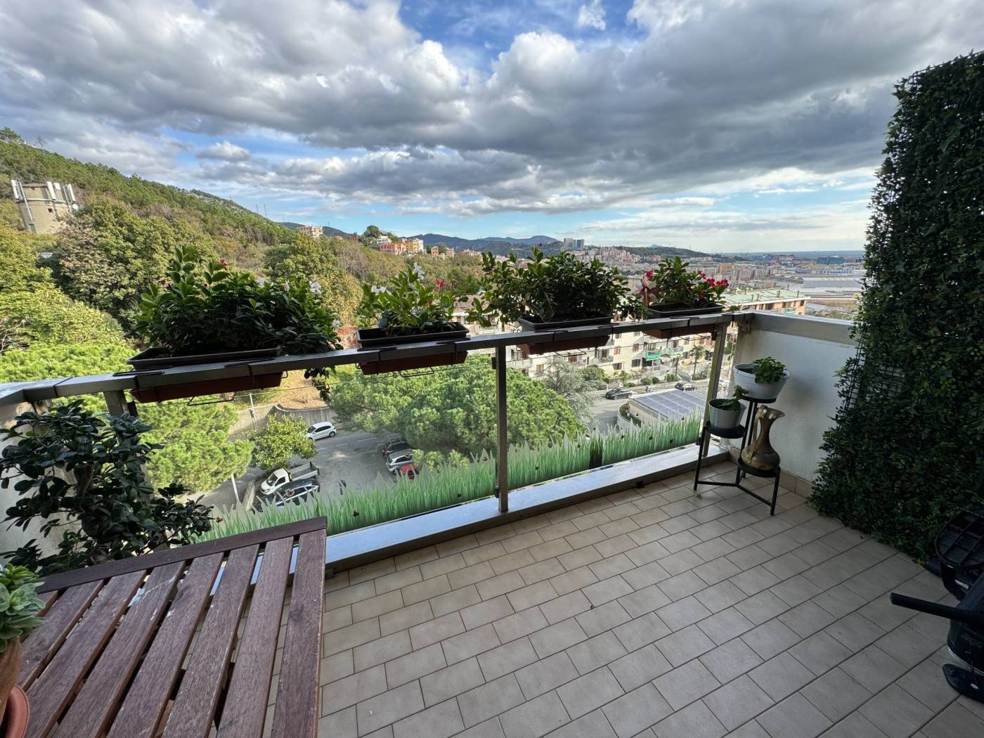 *Novità Villa Gavotti Ristrutturati Vani 6 box* Nel noto contesto di Villa Gavotti dotato di ogni comfort, dalla piscina aperta sia d'estate che 