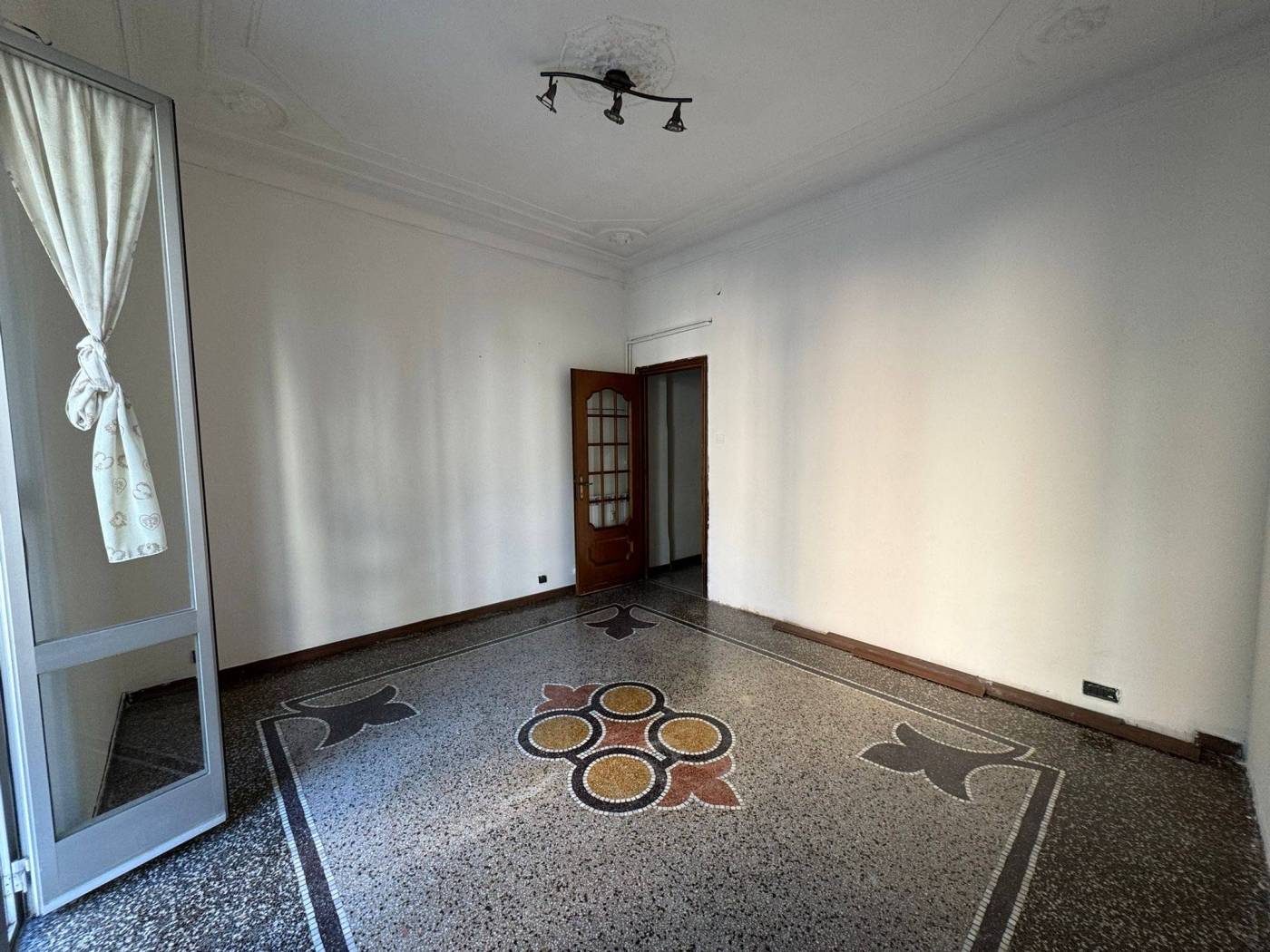 Stanza non arredata