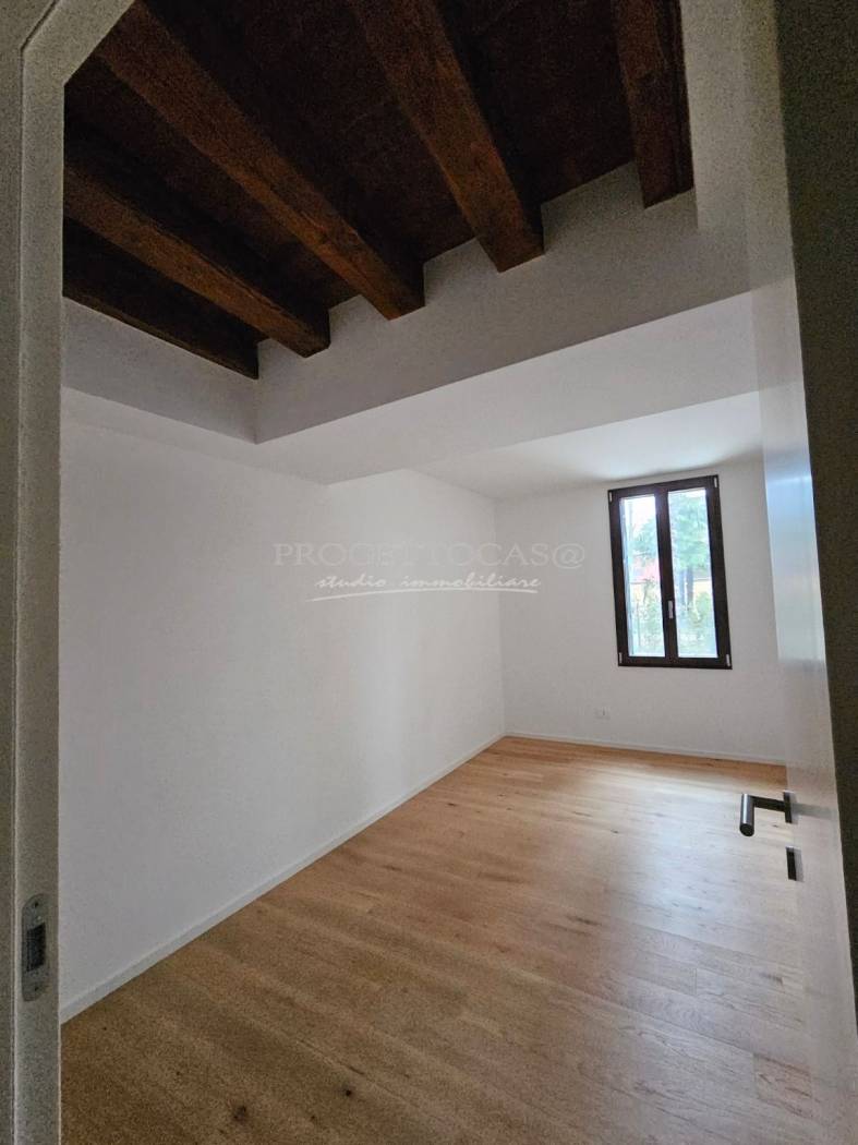 Stanza non arredata