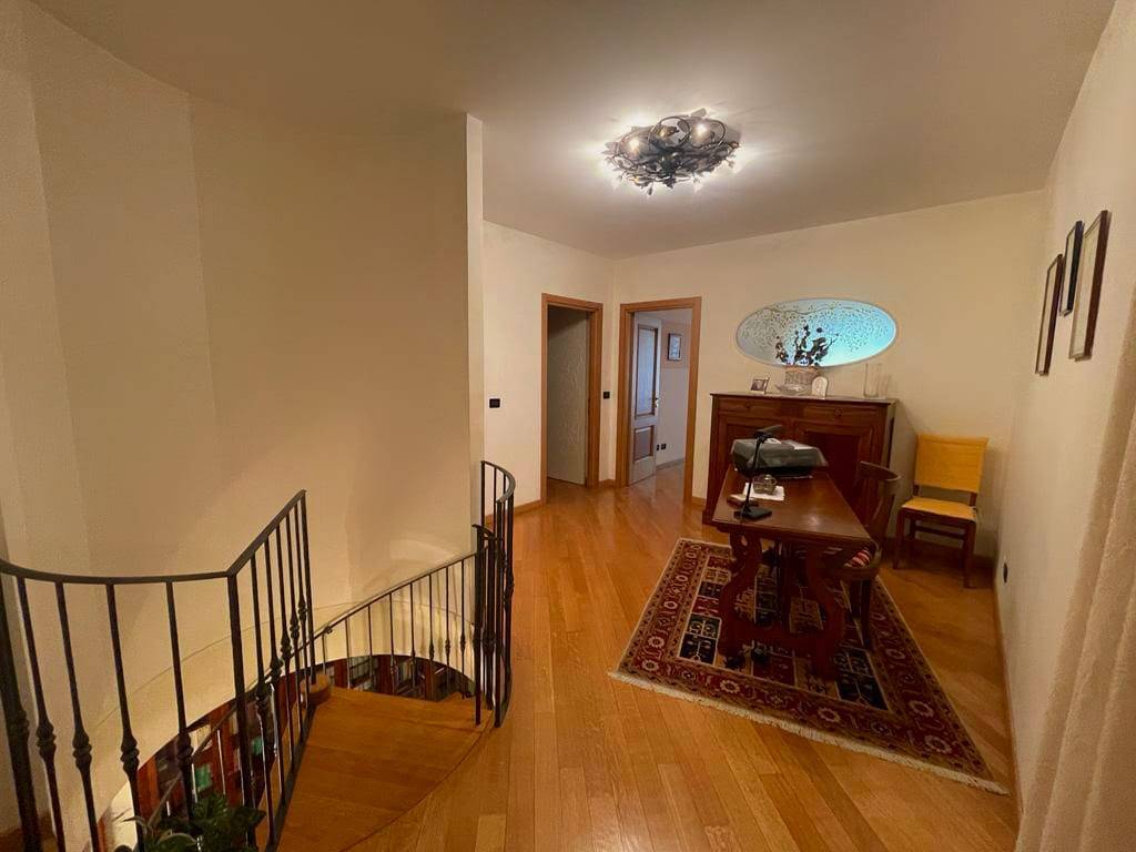 Disimpegno Disimpegno