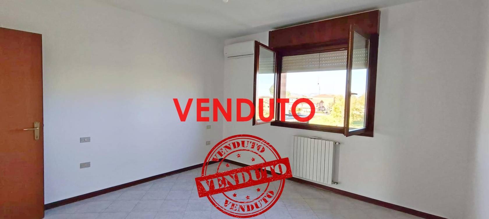 Stanza non arredata