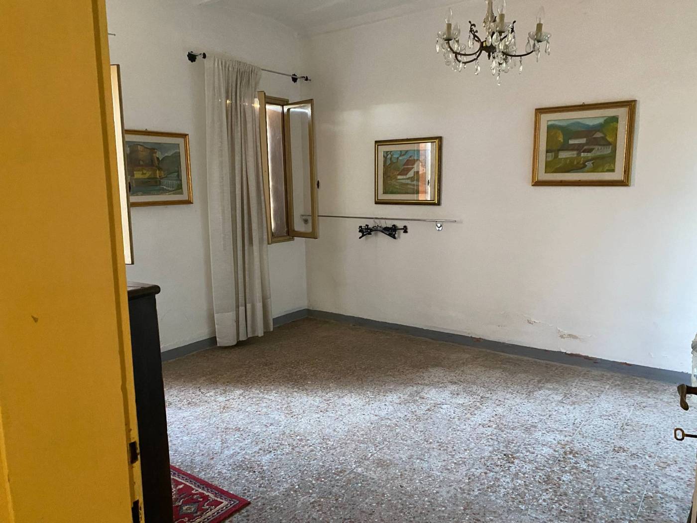 Stanza non arredata