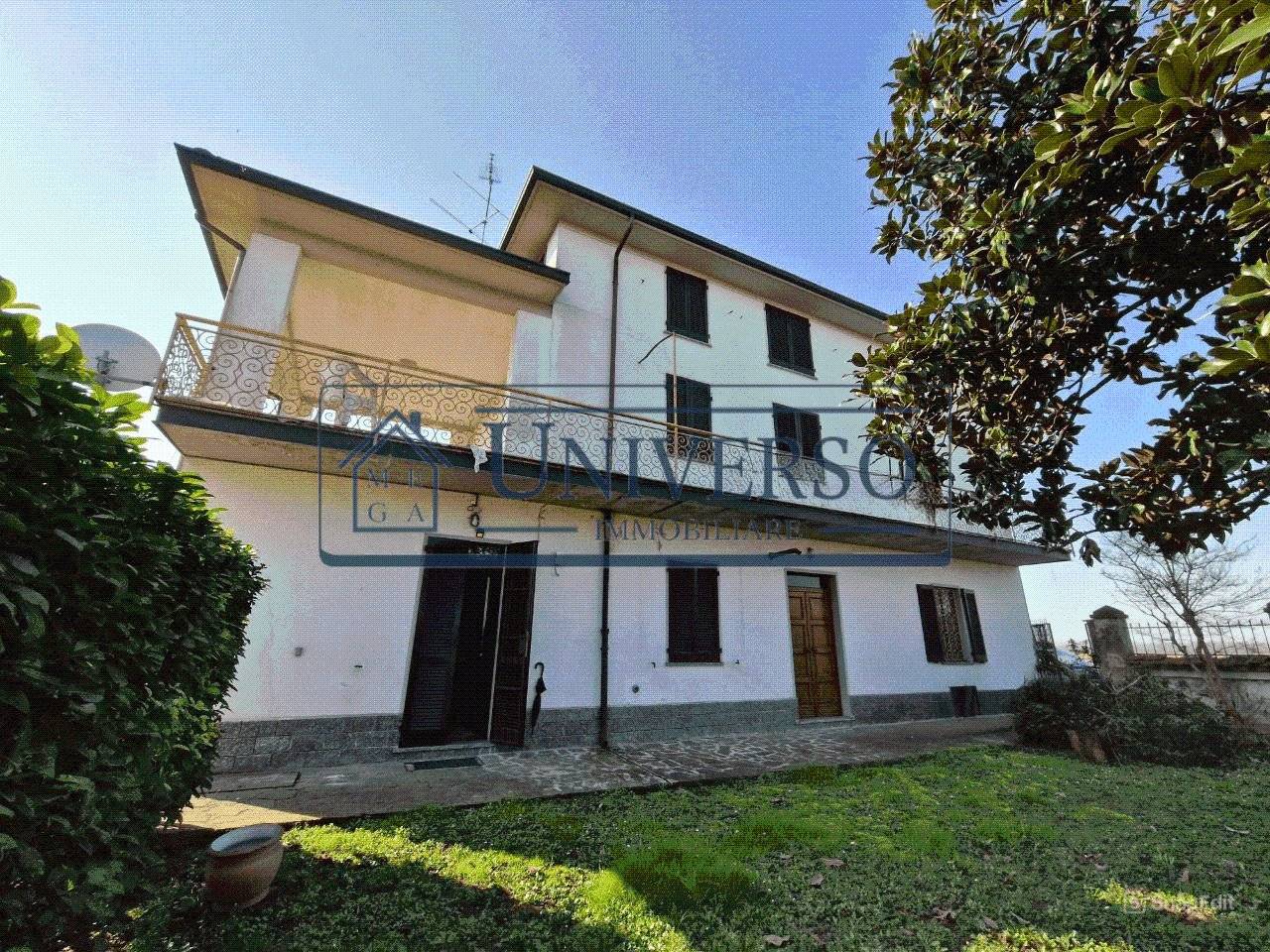 CASATISMA: Via Milano Genova, porzione di casa semi indipendente disposta su tre livelli. Abitazione con ingresso pedonale che ci accoglie tramite 