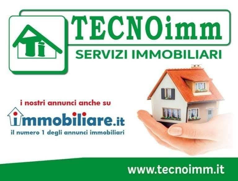 Sei alla ricerca di un immobile a Aversa, in una zona strategica e ben servita? Abbiamo l'opportunità che fa per te! Proponiamo in vendita un piano 