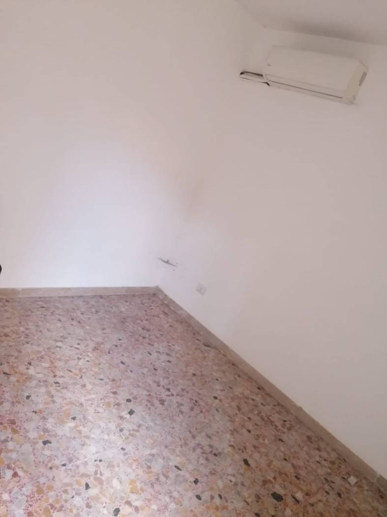 Stanza non arredata Stanza non arredata