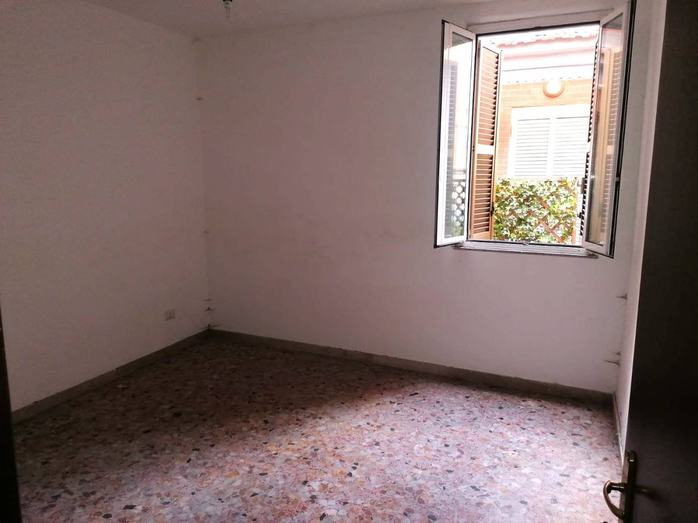 Stanza non arredata Stanza non arredata