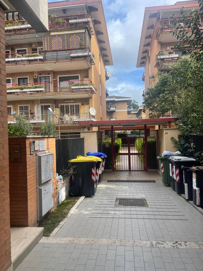 in palazzina in cortina ottimo stato proponiano un appartamento sito al piano terra in zona residenziale ben collegata vicino a bar, banca, posta, 