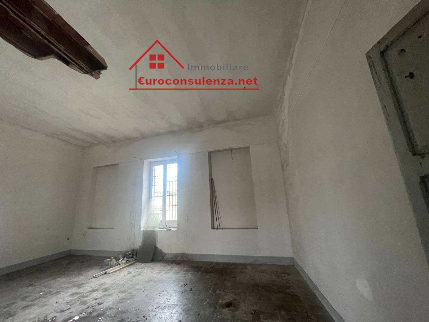 Stanza non arredata