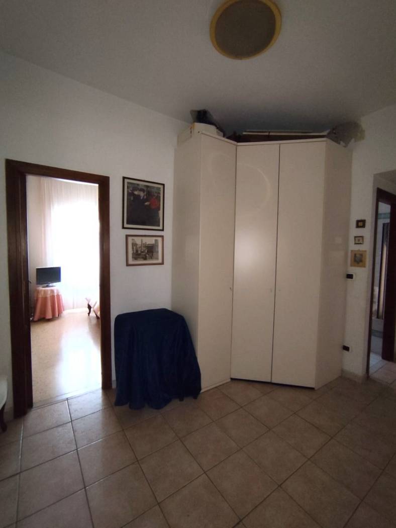Disimpegno Disimpegno
