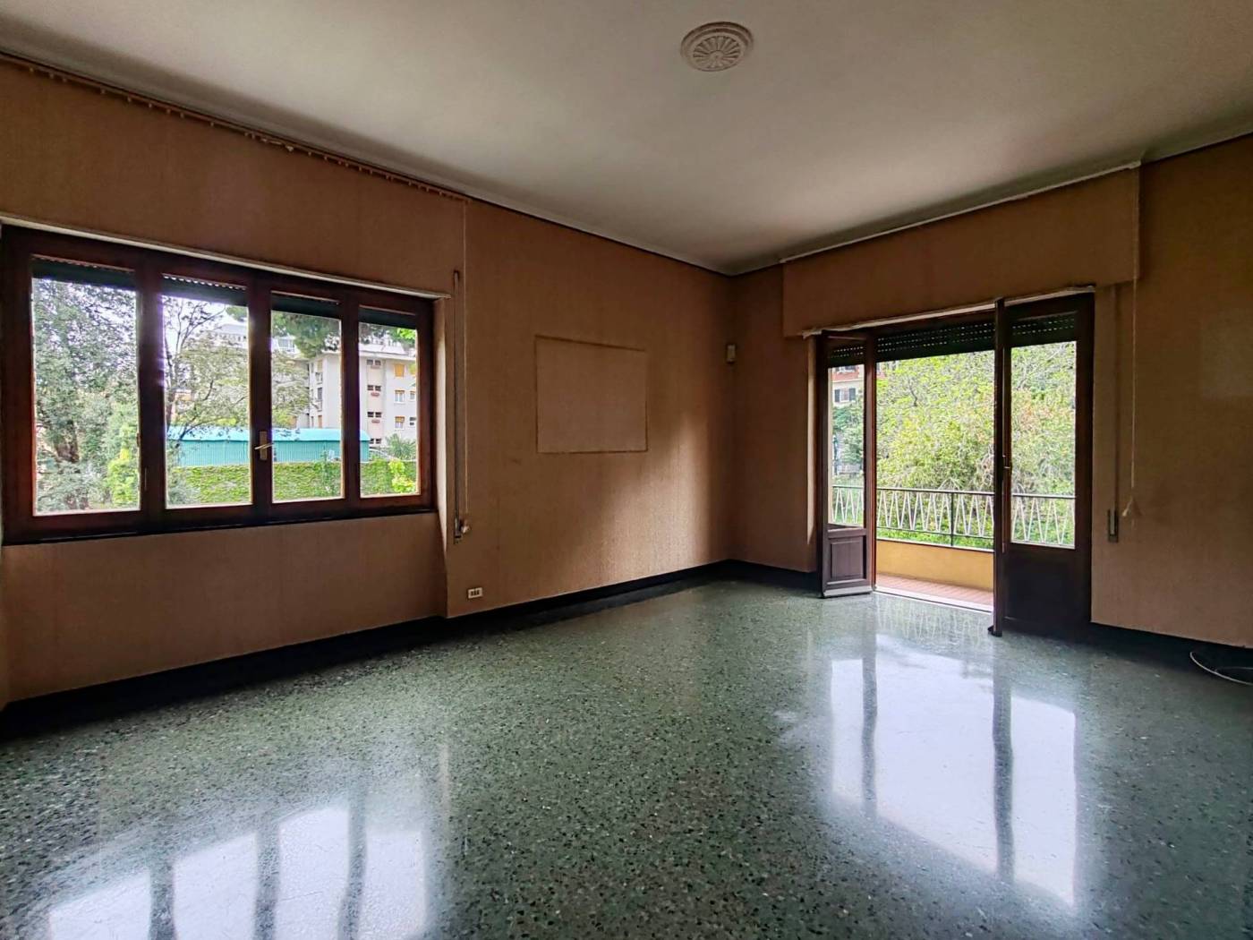 ALBARO VIALE GAMBARO In Contesto esclusivo e riservato proponiamo in vendita appartamento sito al piano 1°, l'unità immobiliare di cui trattasi è 