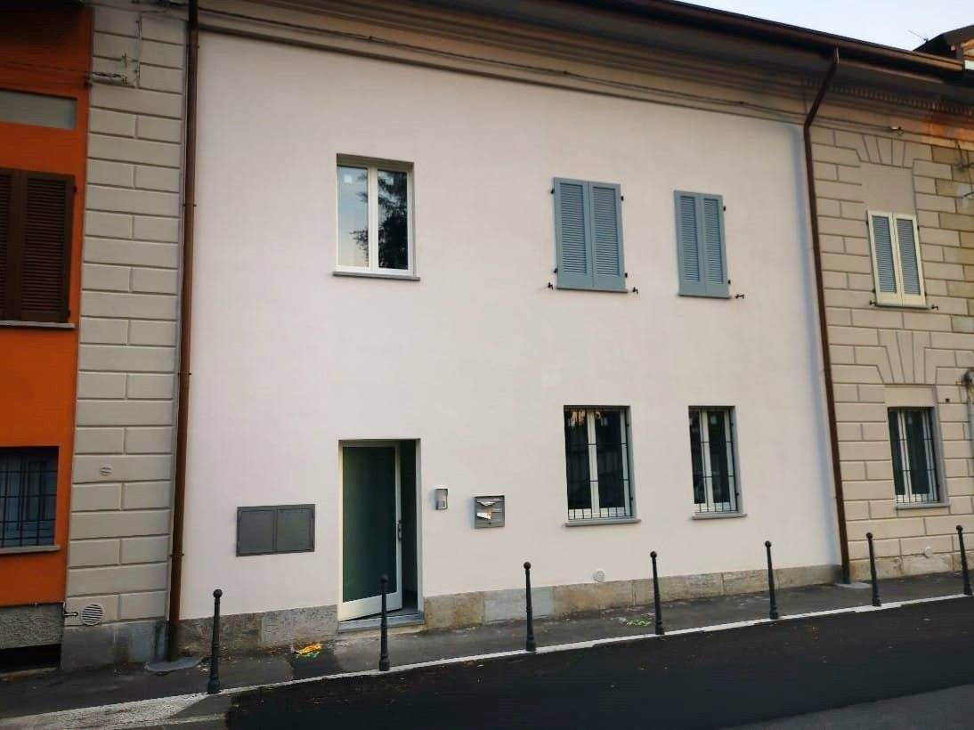 PRIMO APPUNTAMENTO NEL NOSTRO STUDIO, CONTATTARCI ANCHE SU WHATSAPP AL 3515087682 LIBERA 1° AGOSTO 2025 - MAX 2 PERSONE - NO ANIMALI LIBERA DAL 1° 