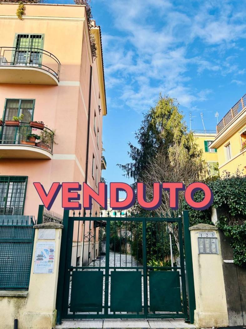 VENDUTO VENDUTO VENDUTO MONTEVERDE ZONA VILLINI ADIAC. GIANICOLENSE E PRECISAMENTE IN VIA GIAN MATTEO GIBERTI IN UNA PALAZZINA ANNI 50 L'AGENZIA 