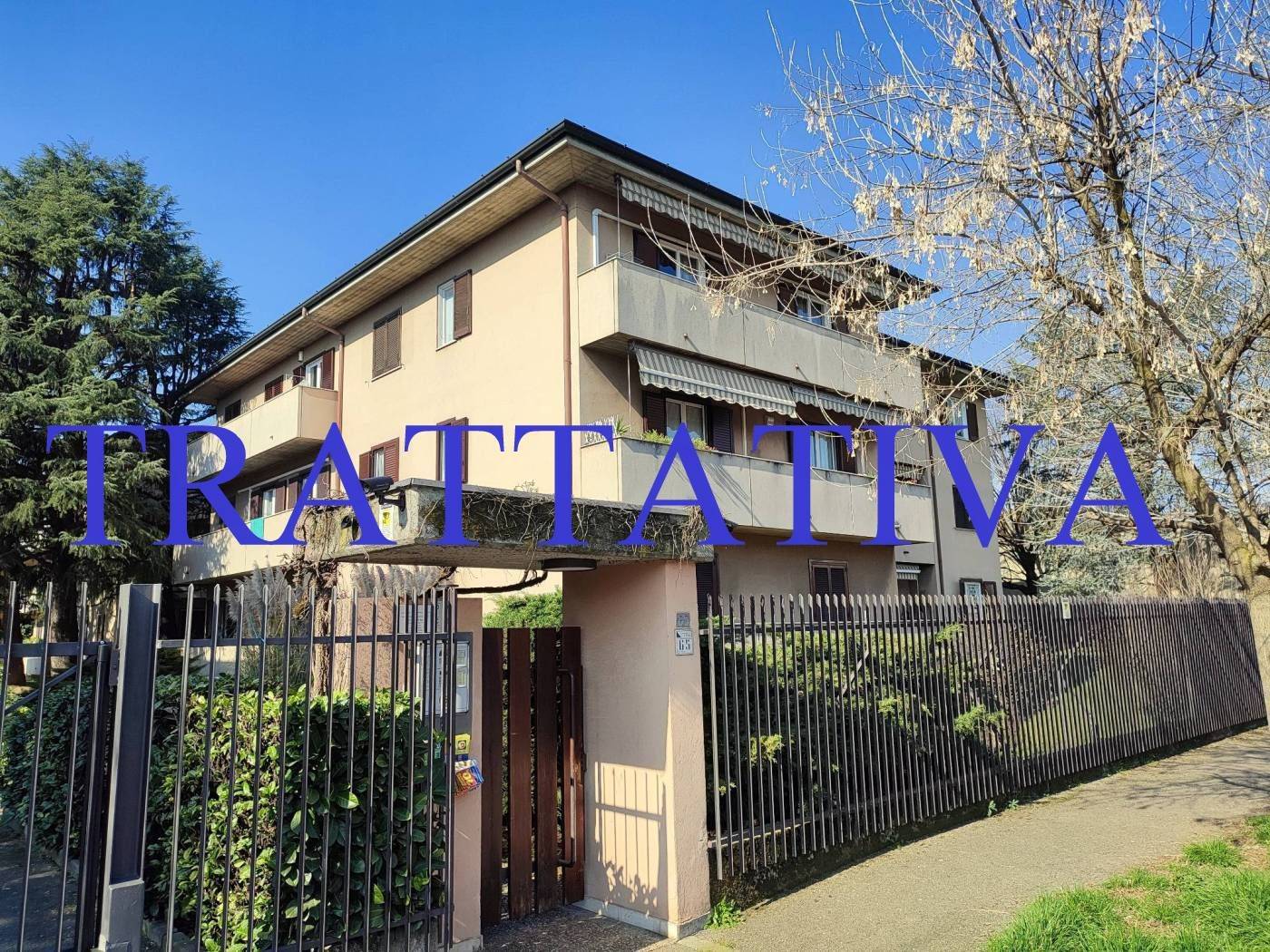 Desio, frazione San Giorgio, comodo con tutti i servizi di prima necessità, in condominio edificato nel 1980 servito d' ascensore proponiamo in 