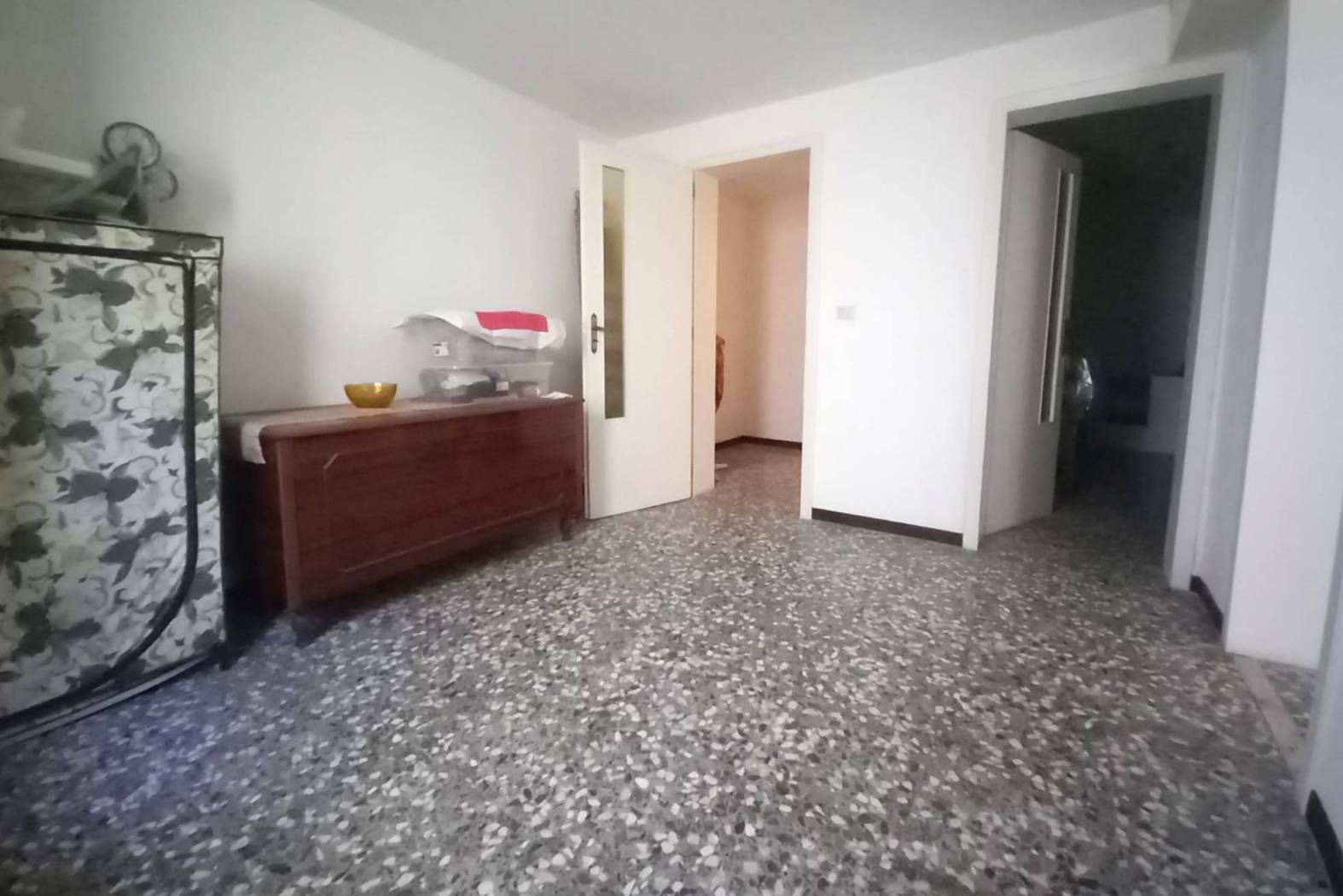 Stanza non arredata Stanza non arredata
