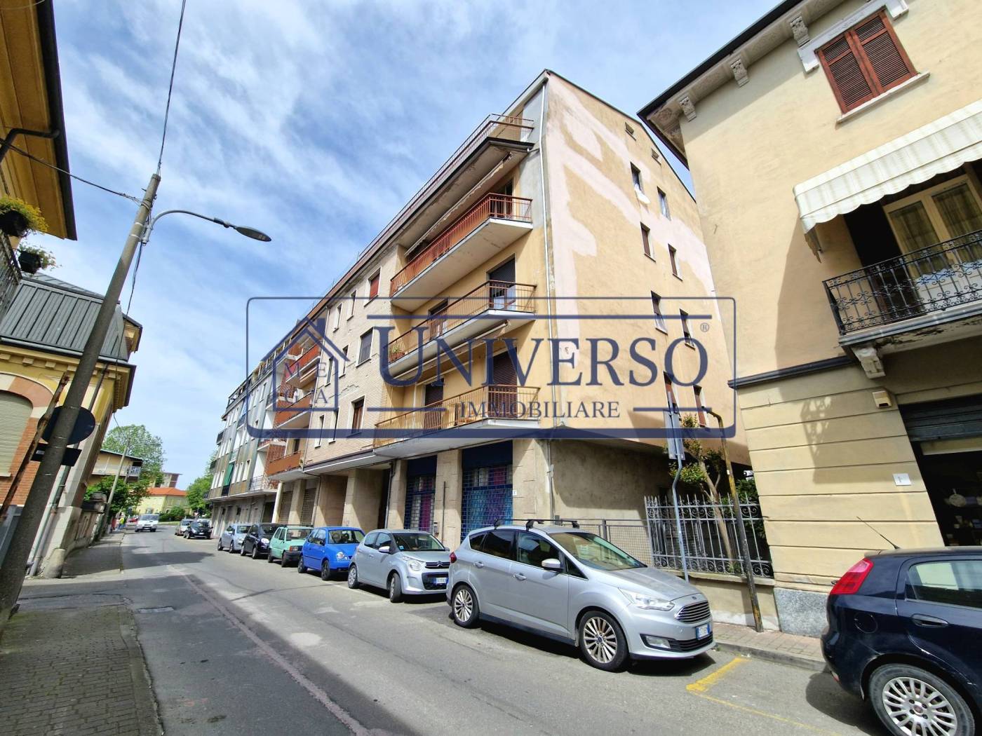 VOGHERA: Via Carlo Alberto/v.ze Ospedale e Stazione, in stabile con ascensore proponiamo ampio Bilocale. Appartamento sito al piano secondo composto 