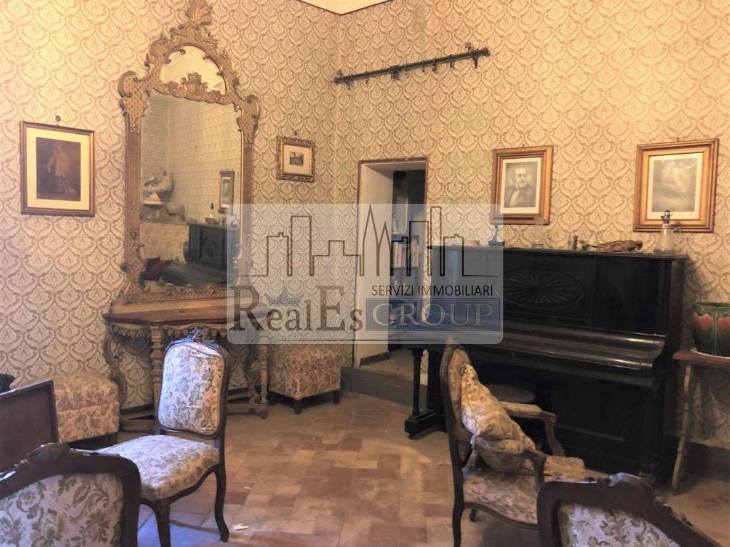Salone