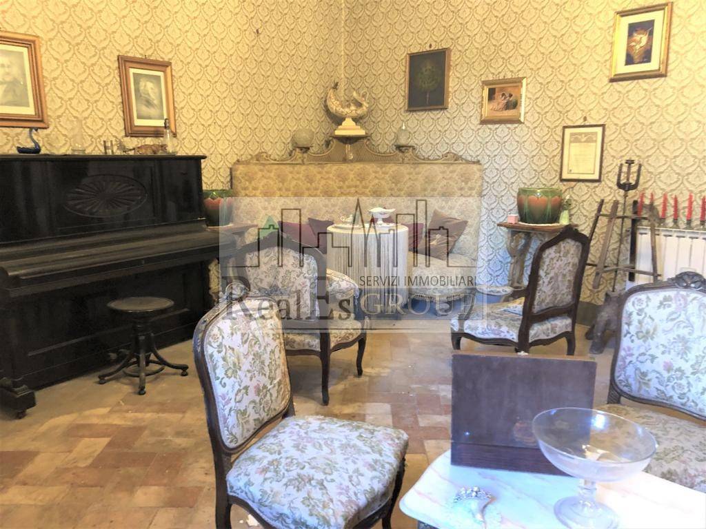 Salone