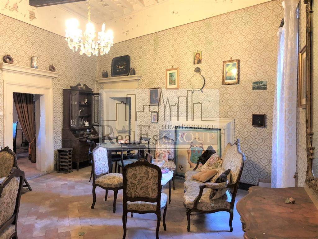 Salone