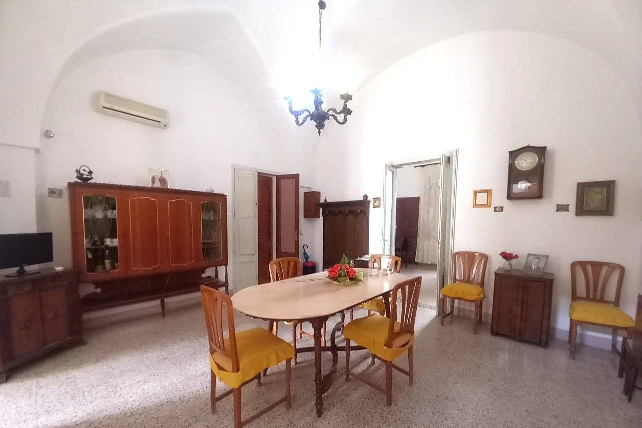 Salone Salone