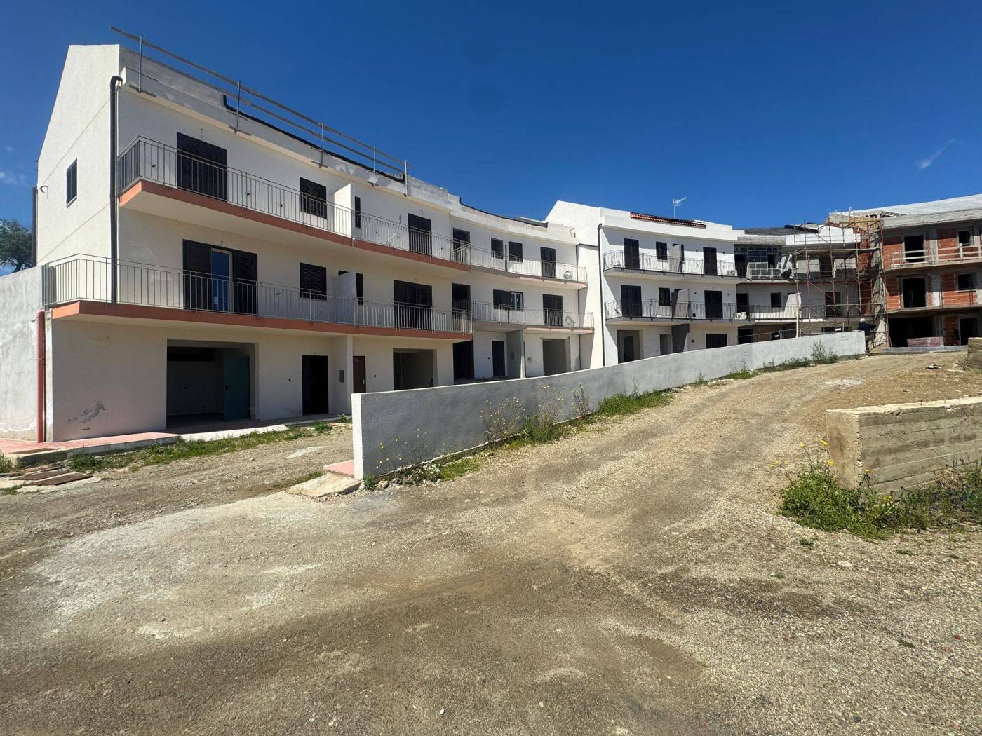 Splendida Villa a Schiera con Vista Mare – Santa Teresa di Riva Indirizzo: Via Maria Teresa d'Austria, 23 Nel cuore del comune di Santa Teresa di 