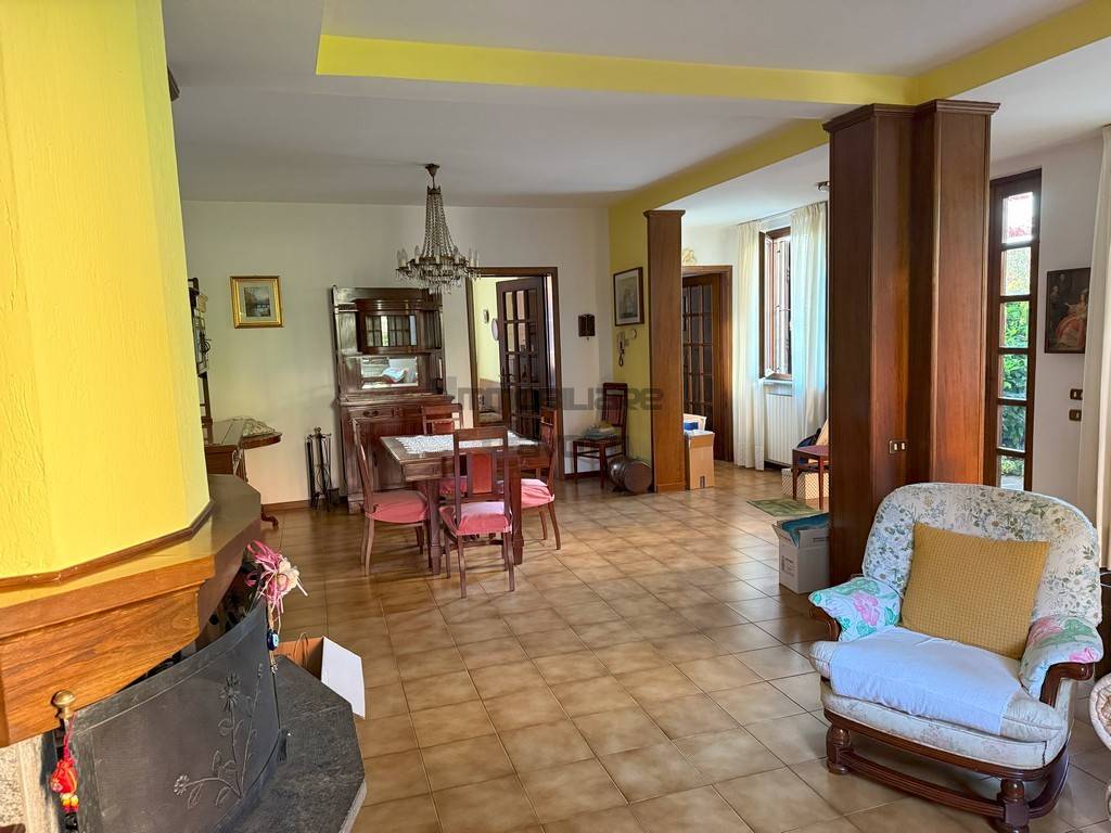 Salone