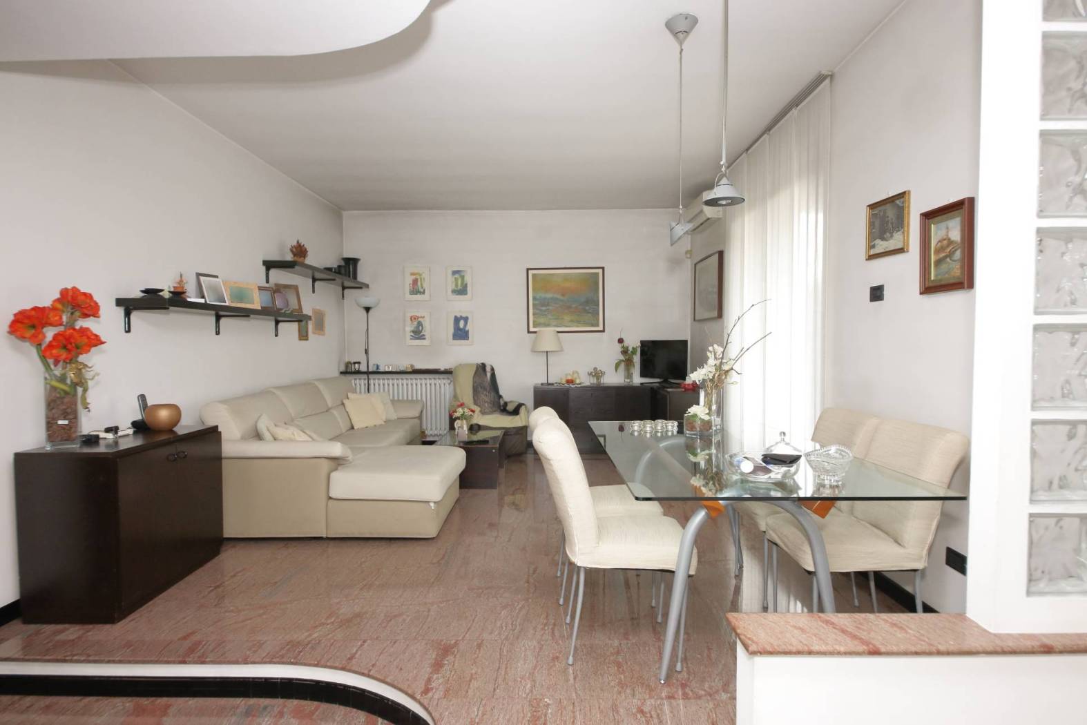Salone