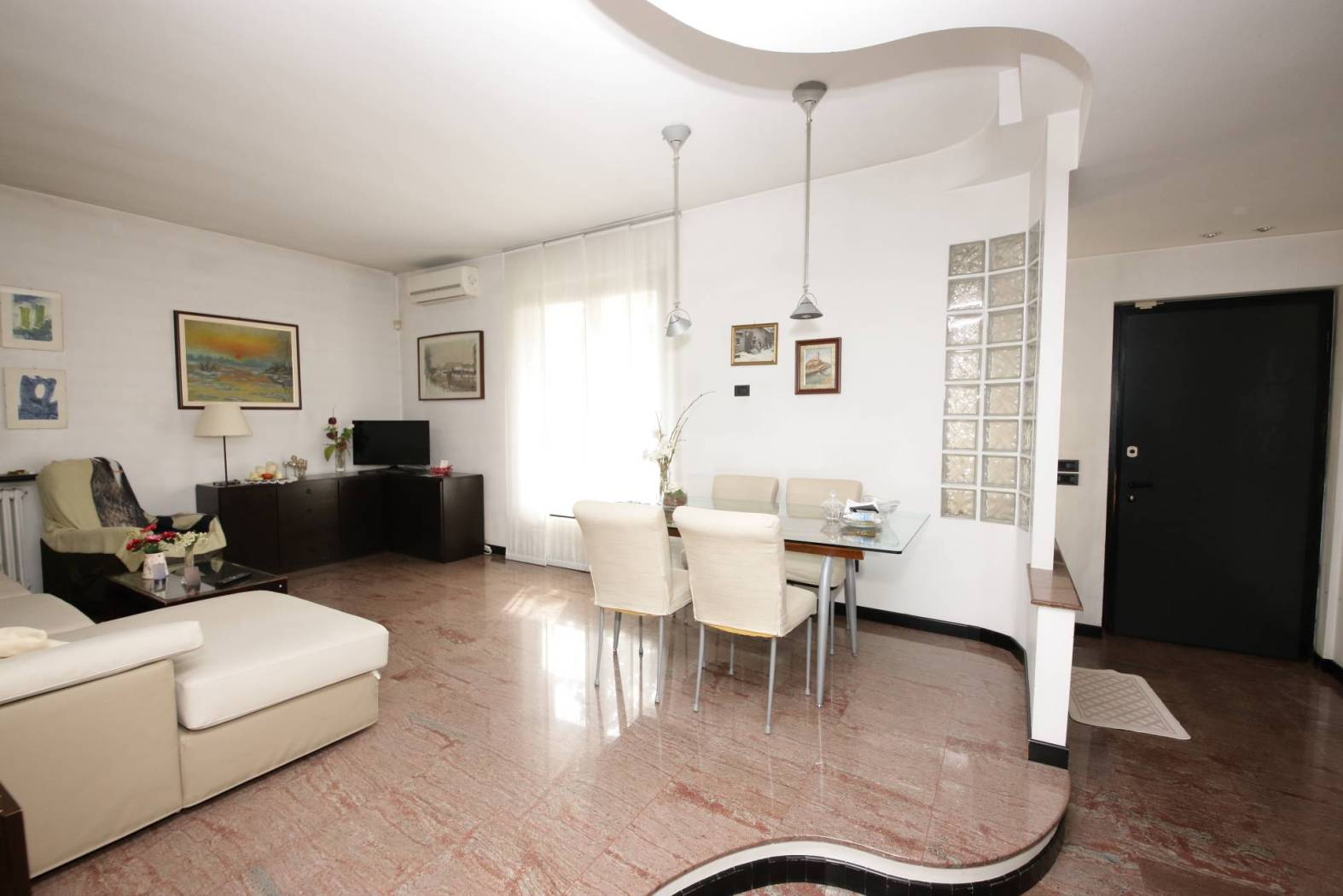Salone