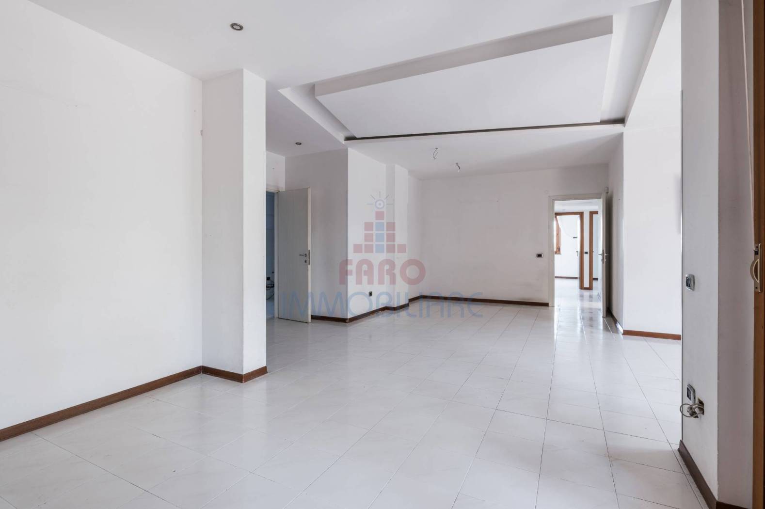 Interno non residenziale Interno non residenziale