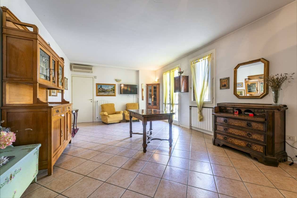 Salone Salone