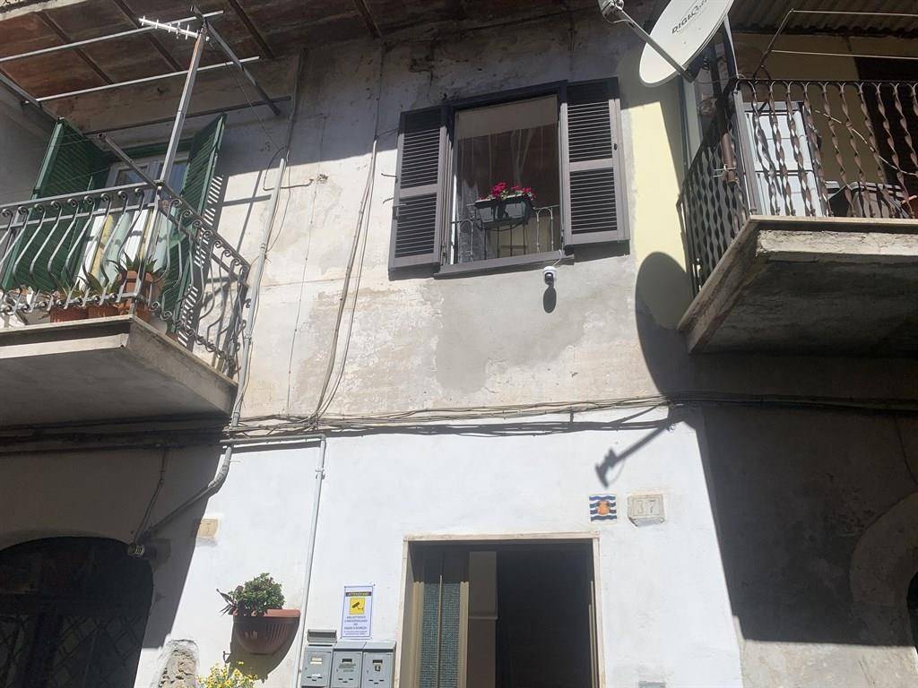 PALOMBARA SABINA - Via Trento - Proponiamo in vendita caratteristico appartamento nel centro storico della città, vicino ai servizi principali, sito 