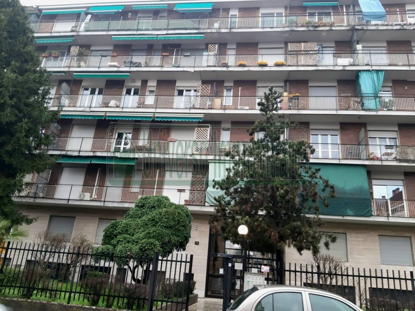 MILANO: Via Cinque Maggio, in stabile con ascensore e servizio di portineria intera giornata proponiamo bilocale ristrutturato composto da ingresso 