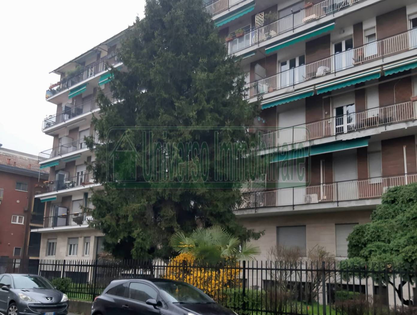 MILANO: Via Cinque Maggio, in stabile con ascensore e servizio di portineria intera giornata proponiamo bilocale ristrutturato composto da ingresso 