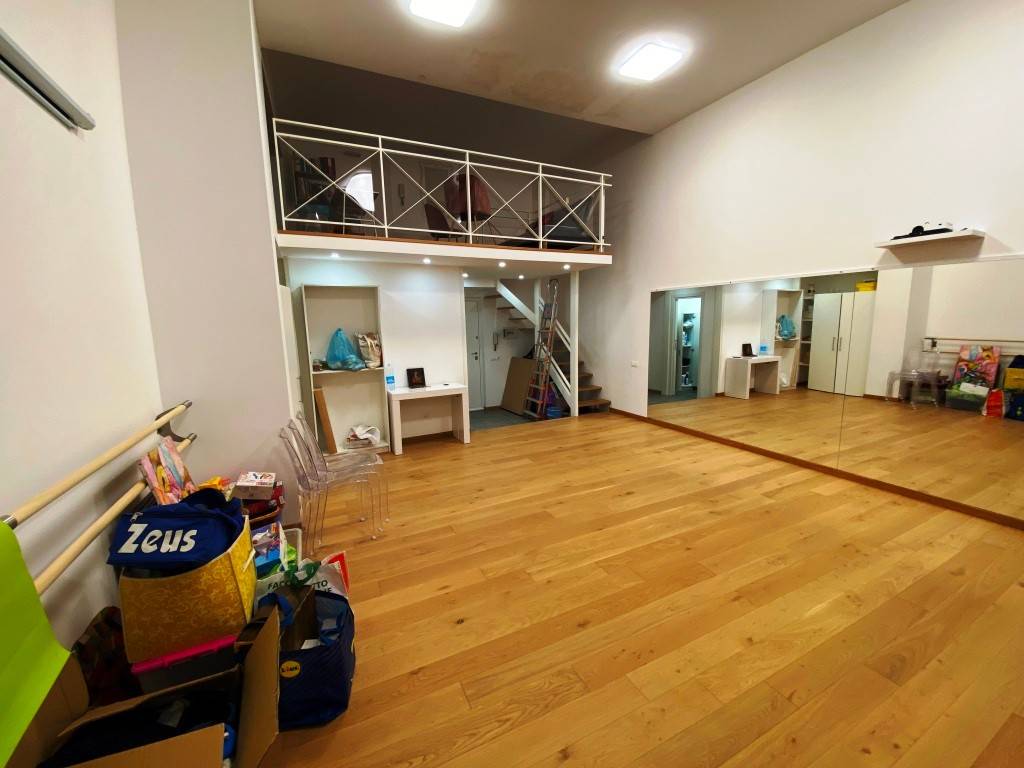 Interno non residenziale Interno non residenziale