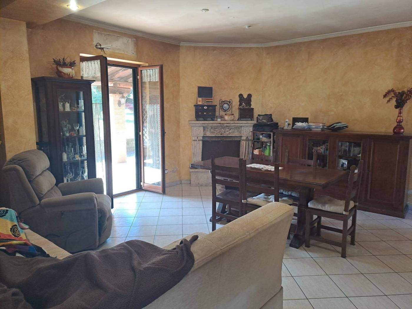 Salone