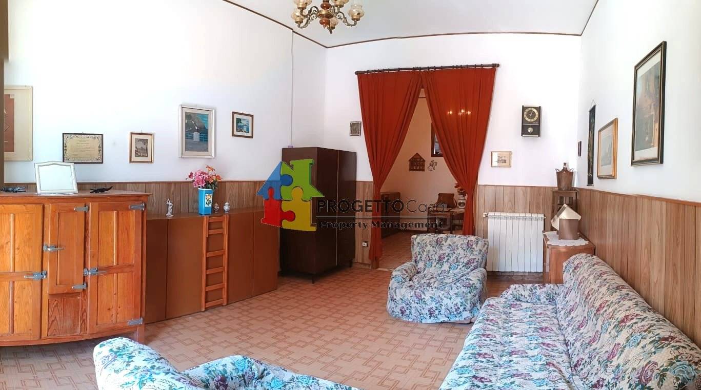 Salone