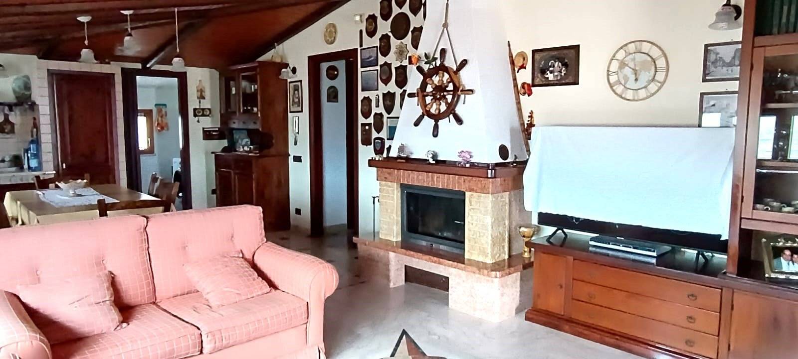 Salone
