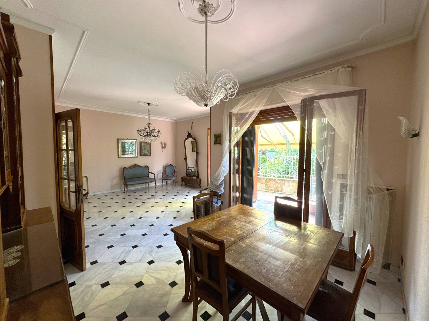 Salone