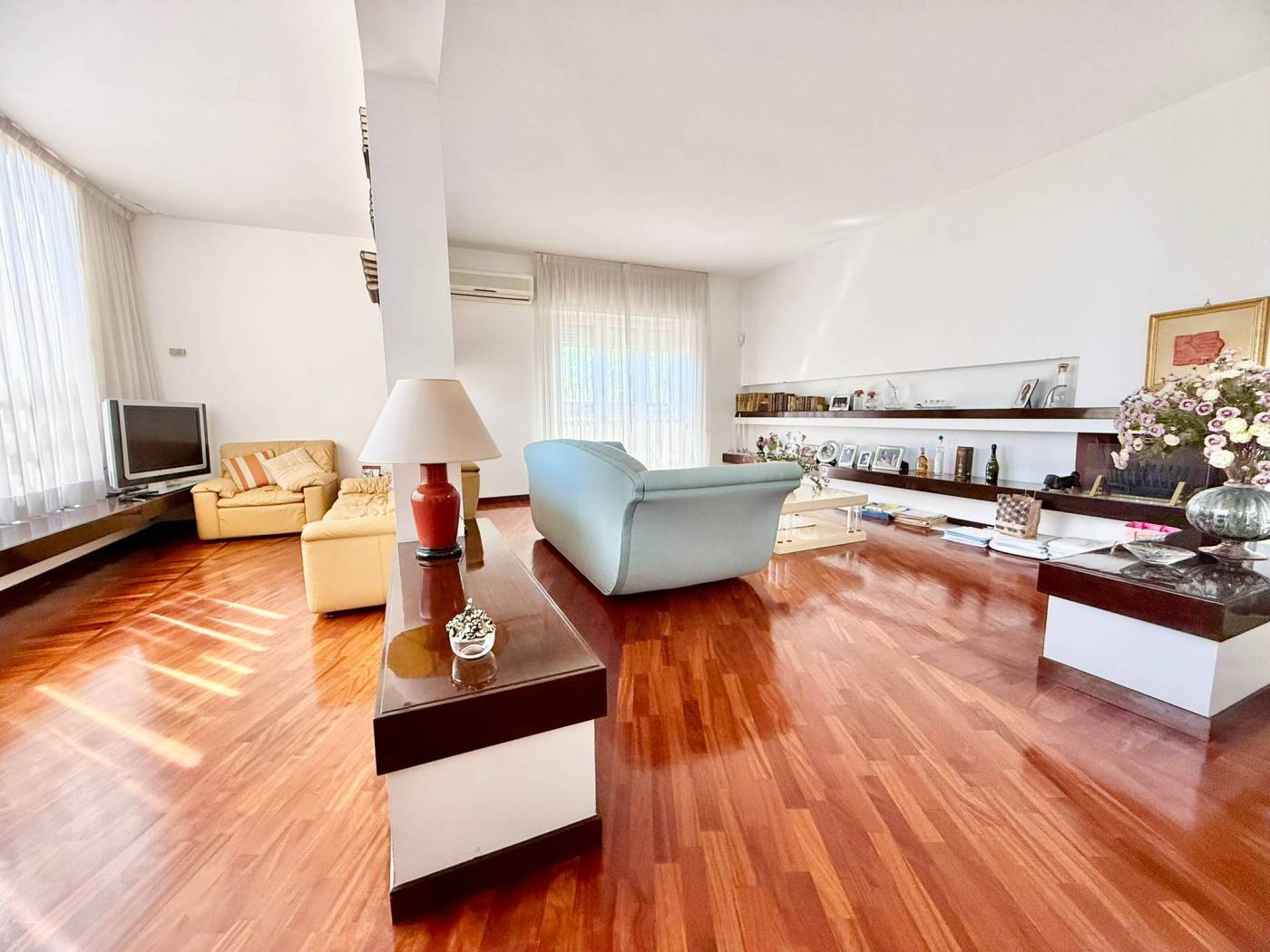 Salone