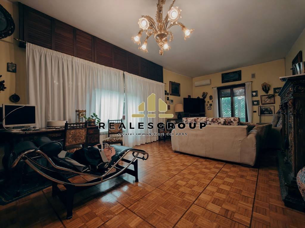 Salone